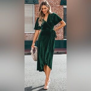 NWT Cupshe In the Groove Emerald Belted Maxi Dress, Size M, Color Emerald